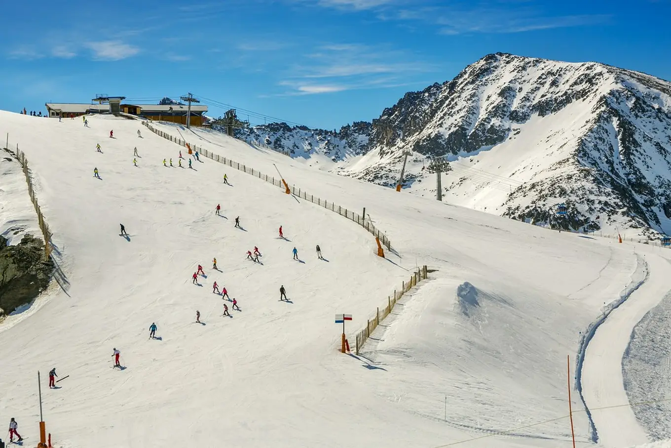 ośrodek narciarski w górach